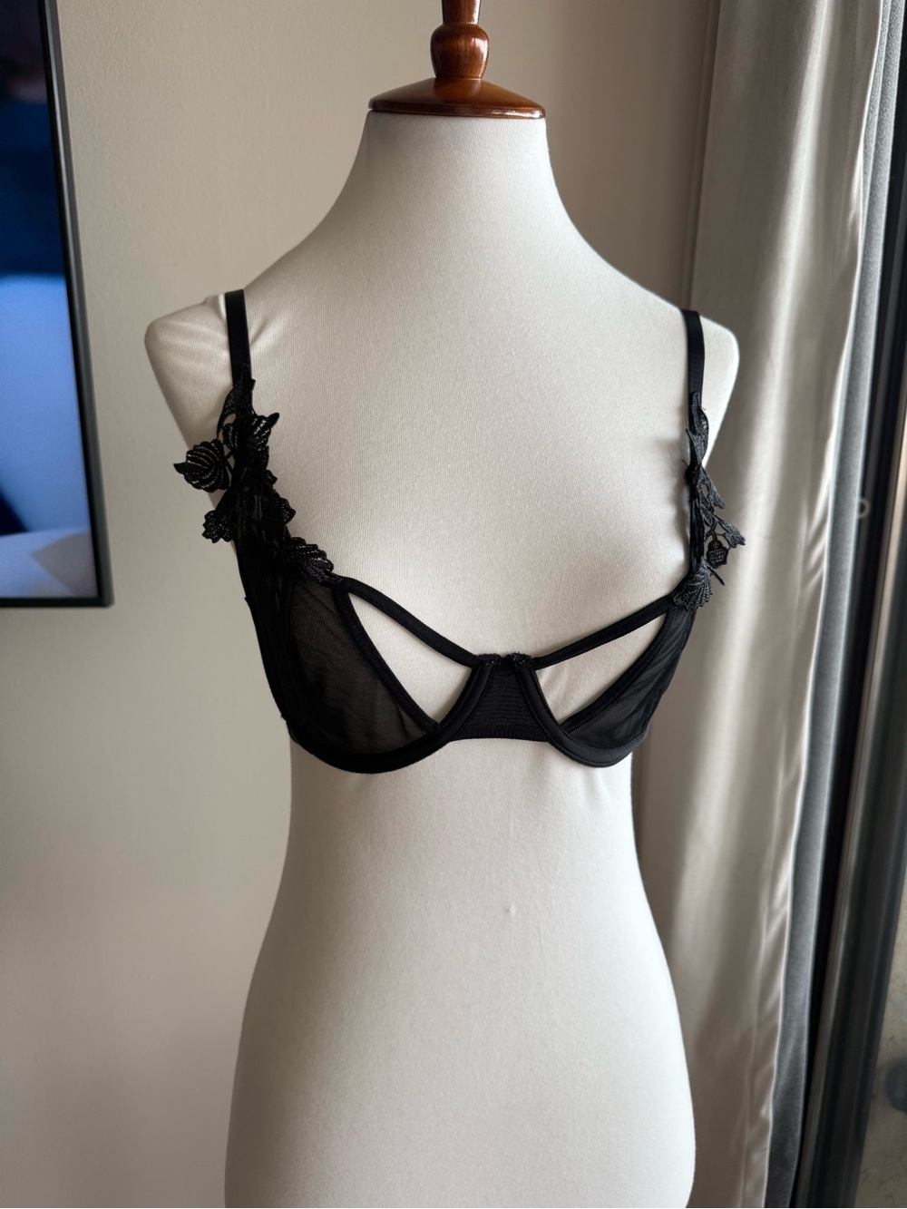 Black and white Sheer Underwire Bra with Floral Applique - Women Intimates